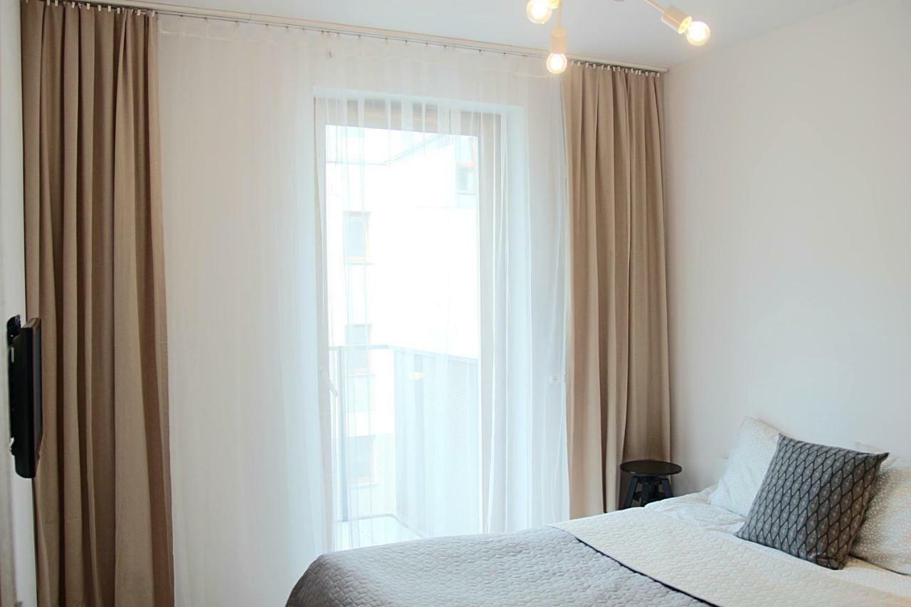 Shoq Studio Nice Apartment With Private Parking Krakow Luaran gambar