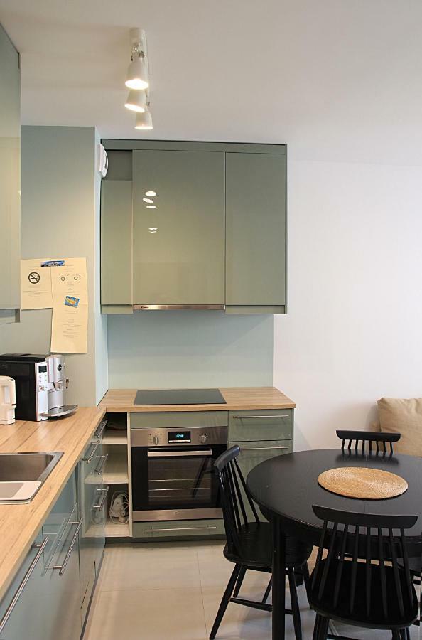 Shoq Studio Nice Apartment With Private Parking Krakow Luaran gambar